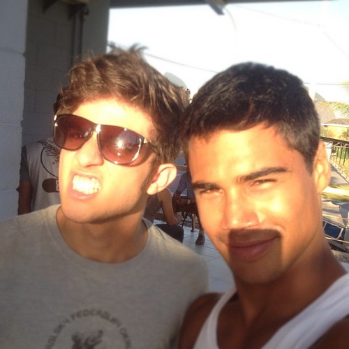 Bio é vida não é?Então vou resumir a minha; @ChayLeao