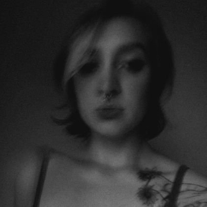 thaisplendida's profile picture. millenial com crise de idade