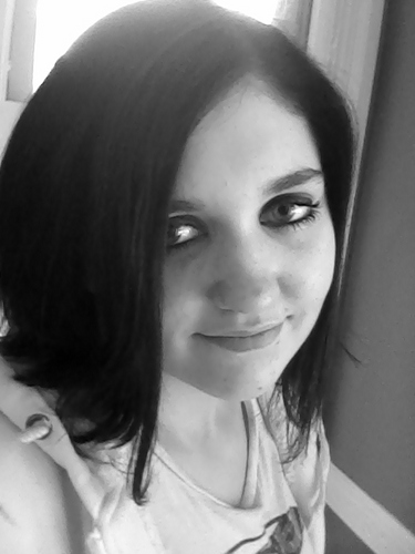 lockheart111's profile picture. lesbian/13/emo at time other times just fucked up/have 3 friends in real life/i like gummy worms/i like hedge hogz/i like nyan cat/and i love the band queen/