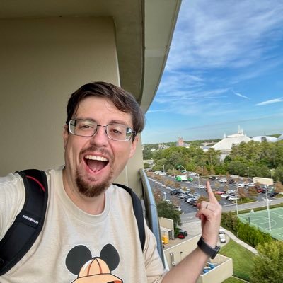 Christian, constitutional conservative. Director of software engineering.