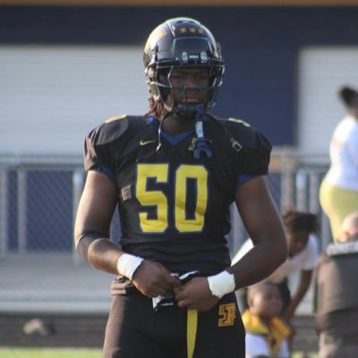 GOD first✝️ Philippians 4:13| Farrell high school |6”3| DT, DE, TE| 280lbs| 3.06 gpa| NCAA ID#2504552624| HC @peguesamp | 2 D1 offers