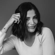 I'm Lauren, and I am the author of the New York Times #1 Bestselling YA Books, #Powerless, #Powerful, and #Reckless. They are now available in the US, UK.