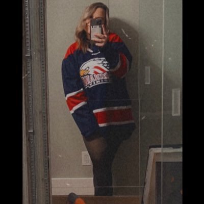 🐙 Hockey, Dogs, Books, and Bands | | | nap aficionado | Dr. Pepper addict | bluesky: lauren4009 | Instagram: laurenk4009 | #lgrw | priv: @notlauren_4009