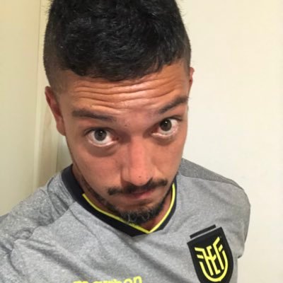 Rokangol's profile picture. Periodista. Cronista del Rey de los Deportes. Falso nueve con escasa responsabilidad en la recuperación. Kito kon K. Instagram: @NegroDavidEspinoza