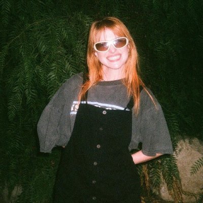 lac0lorada's profile picture. Ventilando mi vida privada en twitter since 2010 💨🌈