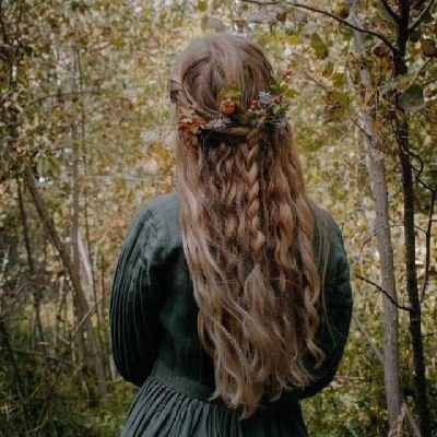 ㅤ
وكَأنَ القلْبَ وهوَ يتَلقَّى الآياتِ كقلبِ الشَّجرة ؛
يَتناولُ الماءَ ويكسُوها مِنه! ❤️
Faculty of arts
