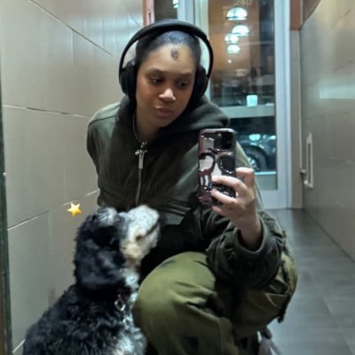 Temi363728's profile picture. 