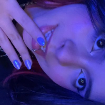 não sei fazer bio legal, foi mal💅 BR | 20y | Cosplayer aposentada por causa da preguiça 🤝 ig: @ pqnasouza