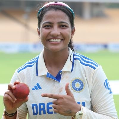Professional Cricketer 🇮🇳 | Royal Challengers Bengaluru |
For business inquiry connect on : ask.sneh02@gmail.com