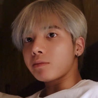 tyunosity's profile picture. i like txt a normal amount