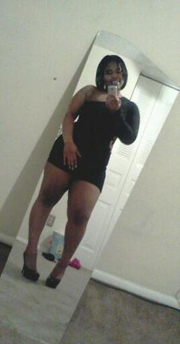 Bomb_R3DdRuM's profile picture. #TeamThick #TeamiShareHOES!! Short Redbone, Rude,making do with this thing they call life leaving da dreams chasing the reality i knw where I wanna be ....
