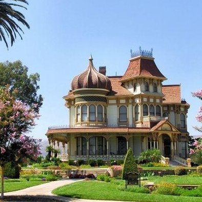 DesciRedland's profile picture. 