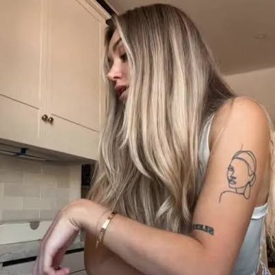 Abulee54Mary122's profile picture. Single and searching