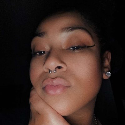 Singer / Songwriter🎙 ♒️🌻🌚✨🌞🔮🆒…Always thriving and bettering! Never settling! 💪🏽💜👑