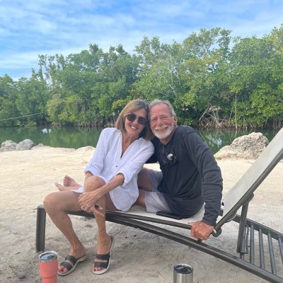 Enjoy today, find adventure and make wonderful memories. 🇺🇸 🇺🇸🇺🇸 American Nana, Mom and Wife. No DM’s please 🚫 No Porn 🚫
