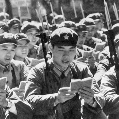 QueerMaoist13's profile picture. MLMpM📕

fighter for the international proletariat 🌐

victory to the resistance 🇾🇪🇵🇸🇱🇧