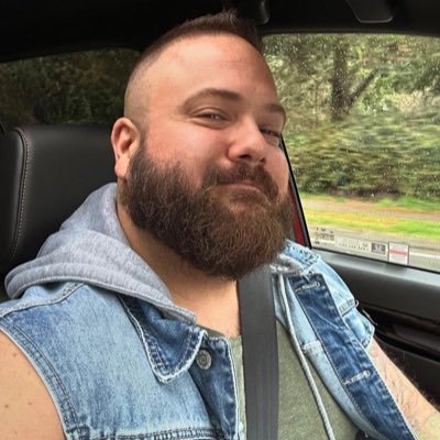 ZackLilbear's profile picture. love tattoo ❤️