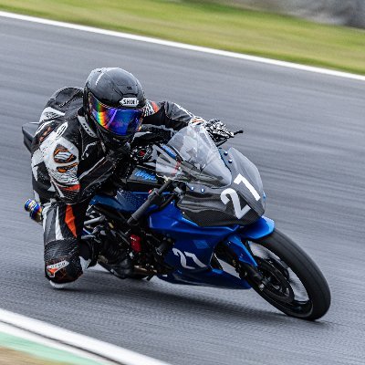 バイクで事故って障害者→ロクな収入も無いのにエセFIRE気取って呑気に暮らすクソ無職遊び人
右腕全く動きませんが夏場は片手でオートバイ乗ったりしてますー
SV650短刀 Ninja250SL GSX-R125 乗り GSX-R1000R再生中
#腕神経叢損傷