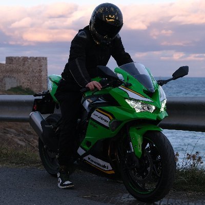 Cem Karakoç. Gamer. Streamer.
İletişim / Contact: mithrainn@gmail.com
Youtube - https://t.co/6DZ7RhowGt
Kick - https://t.co/5vRE8dvxmV