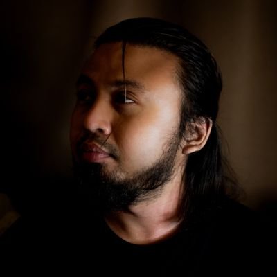 Schizoaffective Disorder Survivor | Author: Aku Dijangkiti Kehidupan | Full-time Mental Health Advocate | A Seal Lover