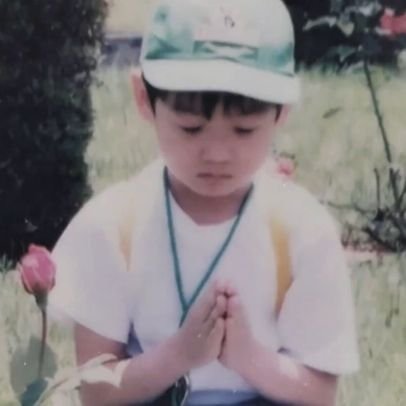 jungkook te extraño lloro comiendo. future's gonna be okay