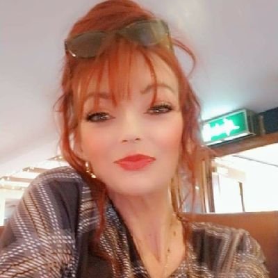 keep your face always towards the sunshine,and the shadows will fall behind you!❤️️❤️️❤️️❤️️