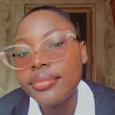 Bee❤️👑 Profile