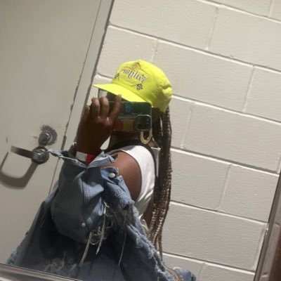 GingerKohan's profile picture. the tallest in the room.