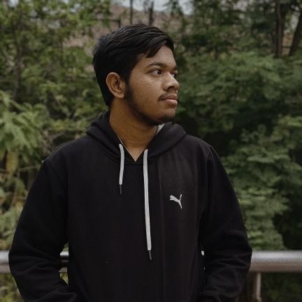 VaradKhollam's profile picture. Gamer