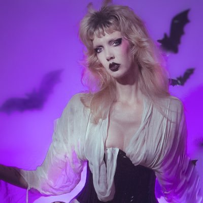 6 ft Tall. Frontwoman of Corlyx on Out Of Line Music. Marfan Syndrome Awareness. I make music videos.