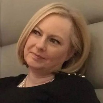 Head of Transfer Department HSBC Bank Dubai, UAE.
Mother. Business Owner.
Loves Nature.