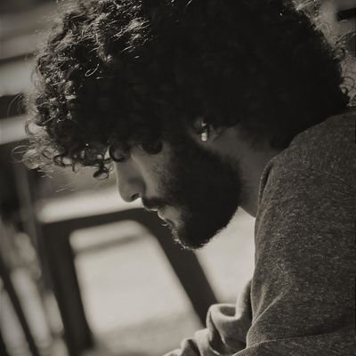 که پورِ فریدون نیای من است/همه شهرِ ایران سرای من است
𐭠𐭩𐭫𐭠𐭭𐭱𐭲𐭥𐭩/ایرانشهر/دشمن آهرمن
https://t.co/AXr0DDSoGK