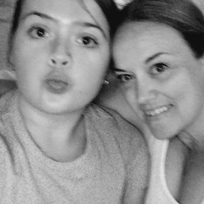 mommy to a gorgeous girl, hard worker, supporter of all things good and positive