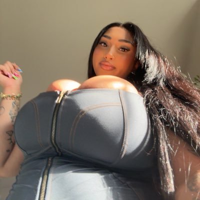 🇮🇳 // artist 🎨// @jennthepimp backup ALL NATURAL 😘
