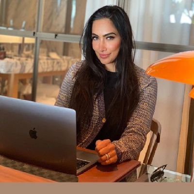 A Forex and Gold (XAUUSD) PRO trader, emphasizing empowerment and growth 📈