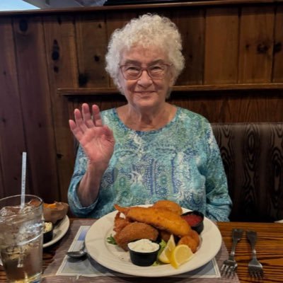 BideiDabm222's profile picture. colon cancer survivor | mother and grandmother to 2 beautiful souls ❤️ always put your trust in God 🥇