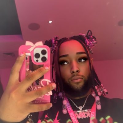 QuezMaraj's profile picture. Barb since 09🗽 • NY • ♐️• #NickiTriviaWinner 🥹
