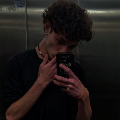 Vini_bzg's profile picture. https://t.co/FNrQlKTlL2