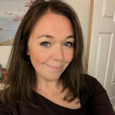 *Primary School Teacher with a love of books:
NPQLT
NPQSL
📚♻️🌍
*Member of the editorial board for the 4-11 English Association magazine