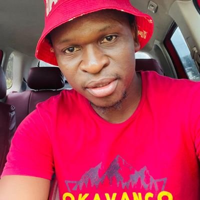 tc_thulani's profile picture. straight and simple