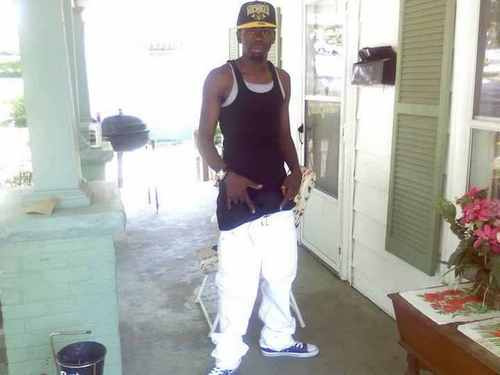 PrinceJRBoy 20 years old. producer fa FLy$Money$GanG ent....We need all the support from fans all around the world. Tweets & Followers!