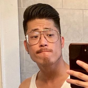 playwright / Pokémon lover / horror enthusiast / vinyl collector / former brooklyn gay 🏳️🌈