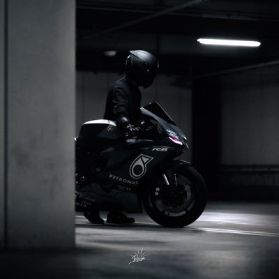 tetsu_yzfR's profile picture. 🏍YZF-R25 FIAT / 🏍YZF-R6 PETRONAS / 📸Sony α7RⅡ