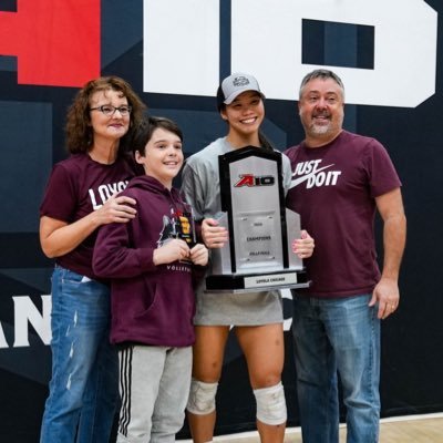 bruckner_jordan's profile picture. loyola chicago volleyball | she/her