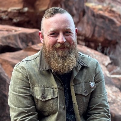 Managing Editor & Columnist @nocontactmag, Swan Quill & Lantern Light Society Writer in Residence. Read 
