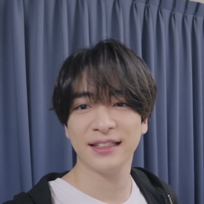 知念侑李　うさぎ　サイン 知念侑李 サイン 直筆 色紙 - メルカリ