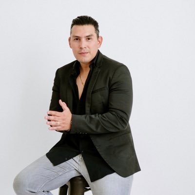 valverde_28's profile picture. Distribuidor Oficial Omax Swiss company
🇲🇽 Mexicano
✡️ Místico
✝  Cristiano
😎 Padre de Familia