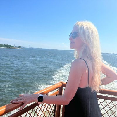 🔑 entrepreneurship | single | make it my daily goal to learn, laugh, support and encourage 💪 | communicate politely and stay positive ✨ | ban pornography