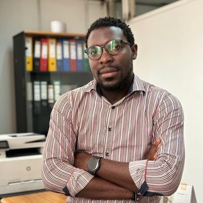 Coach en eveil de conscience et entrepreneuriat, Graphiste Désigner Pro, Développeur web/mobile, Expert en Webmarketing