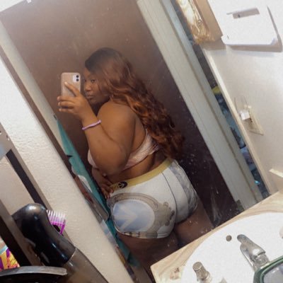 LexiLexi681439's profile picture. 